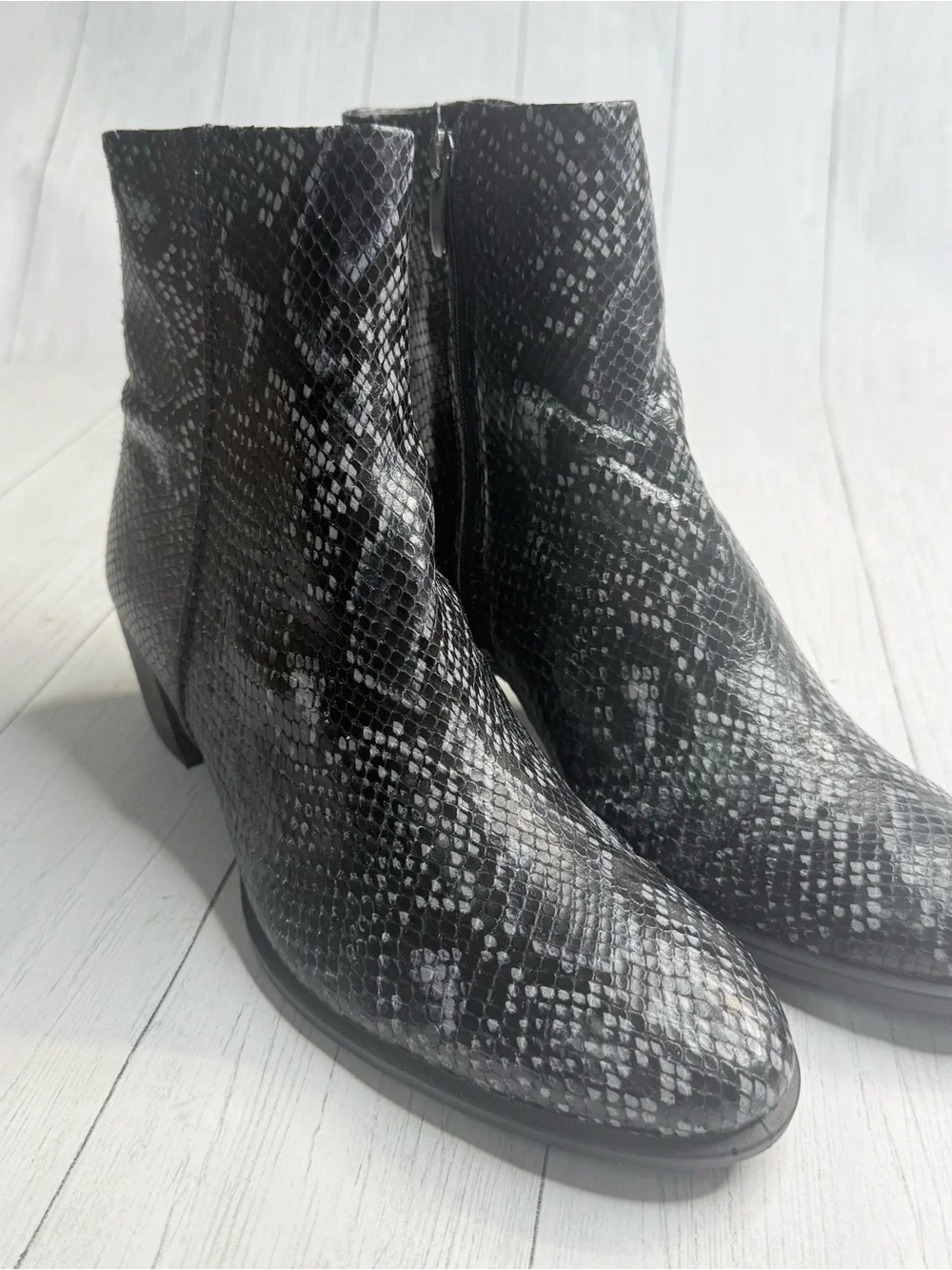 ECCO Shape 35 Black Snakeskin Embossed Leather Ankle Boots EU 40 (9-9.5 women’s)